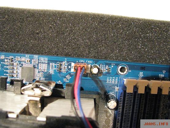 Подключенный вентилятор кулера